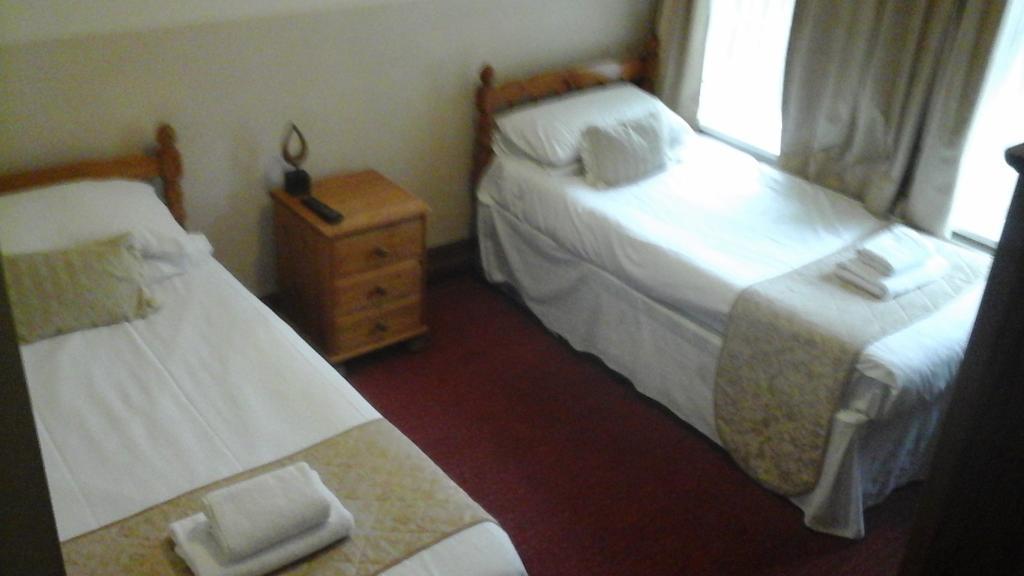 Dillwyn'S Hotel Pontardawe Dış mekan fotoğraf